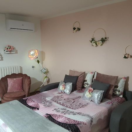 Shabby Chic Rooms Con Cucina E Giardino Privato Pomarico Luaran gambar