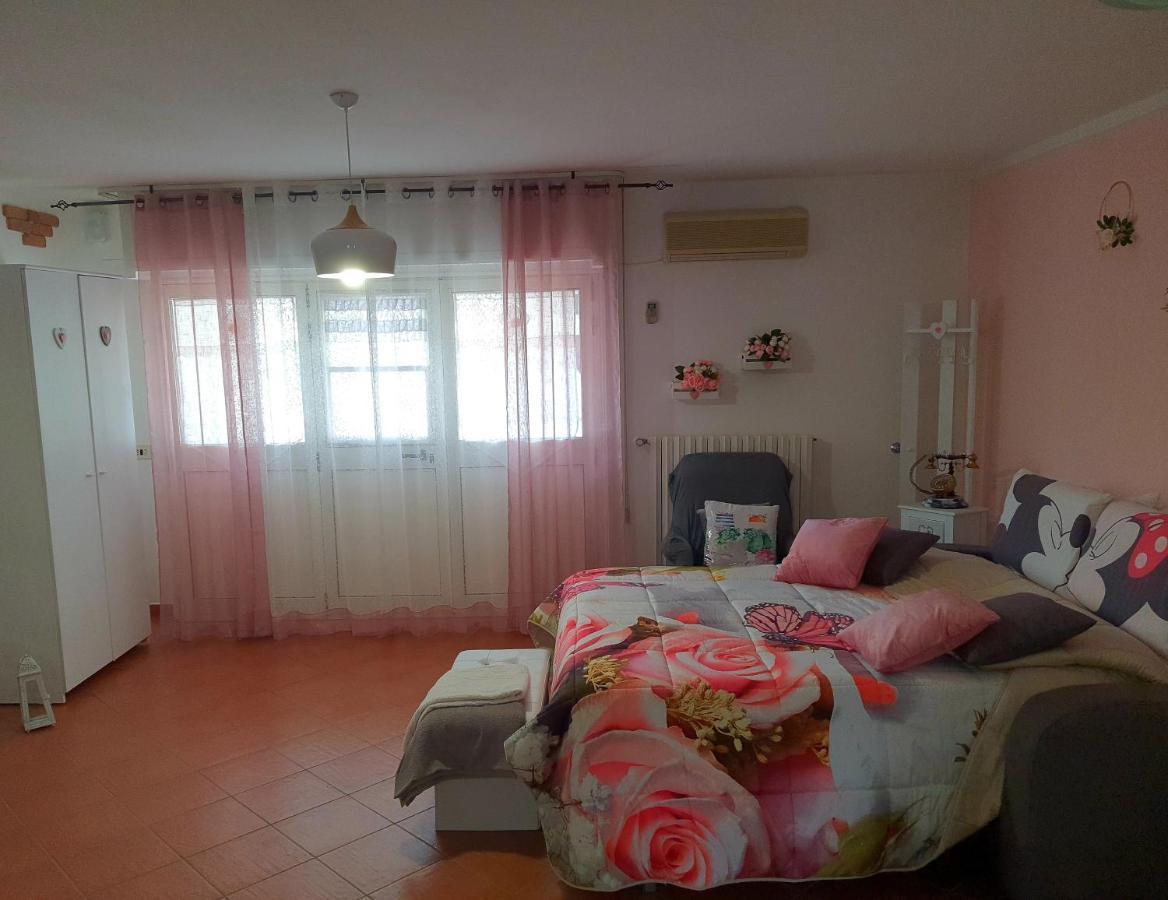 Shabby Chic Rooms Con Cucina E Giardino Privato Pomarico Luaran gambar