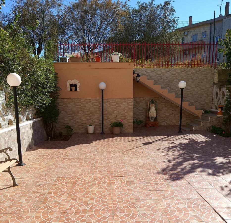 Shabby Chic Rooms Con Cucina E Giardino Privato Pomarico Luaran gambar