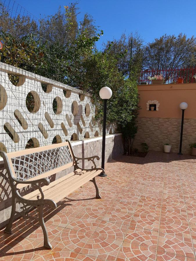 Shabby Chic Rooms Con Cucina E Giardino Privato Pomarico Luaran gambar