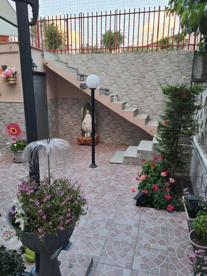 Shabby Chic Rooms Con Cucina E Giardino Privato Pomarico Luaran gambar