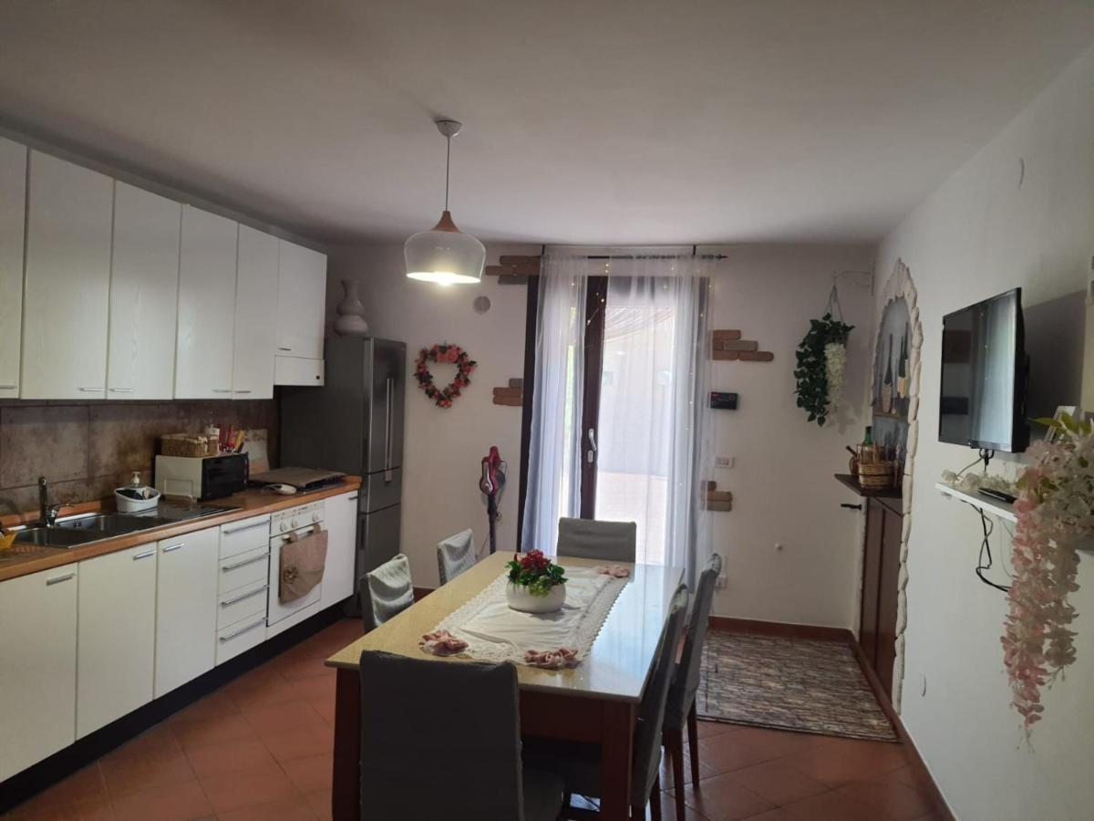 Shabby Chic Rooms Con Cucina E Giardino Privato Pomarico Luaran gambar