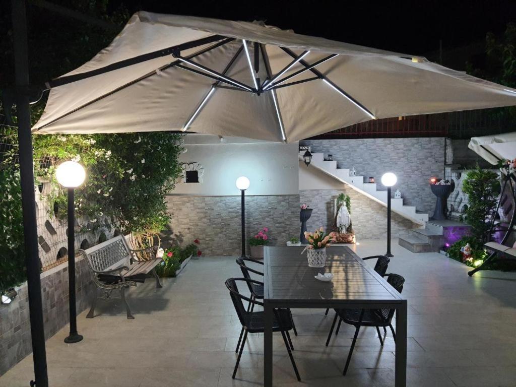 Shabby Chic Rooms Con Cucina E Giardino Privato Pomarico Luaran gambar